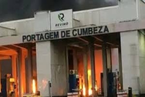 Imagem ilustractiva de uma das portagens da REVIMO que foi vandalizada durante as manifestações. 